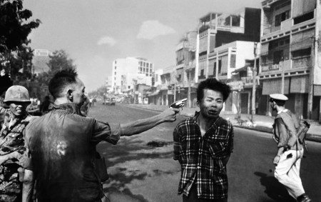 Saigon execution Murder of a Vietcong by Saigon Police Chief, 1968